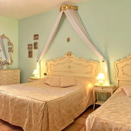 Hotel La Terrazza Di 2*