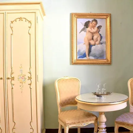 La Terrazza Di מלון 2*